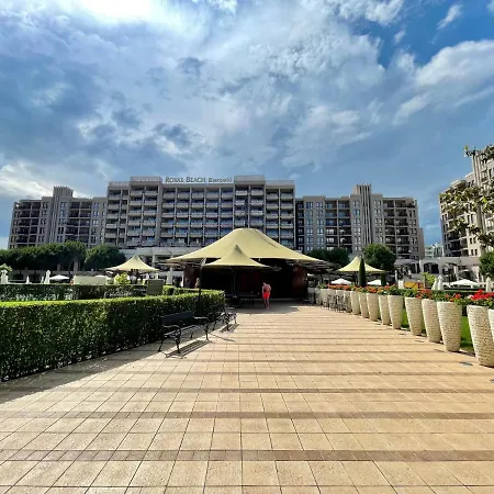 Royal - 5m To Pool, 100m To Appartement