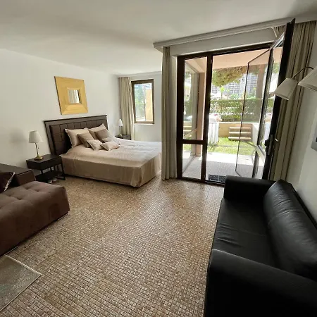 Royal - 5m To Pool, 100m To Appartement